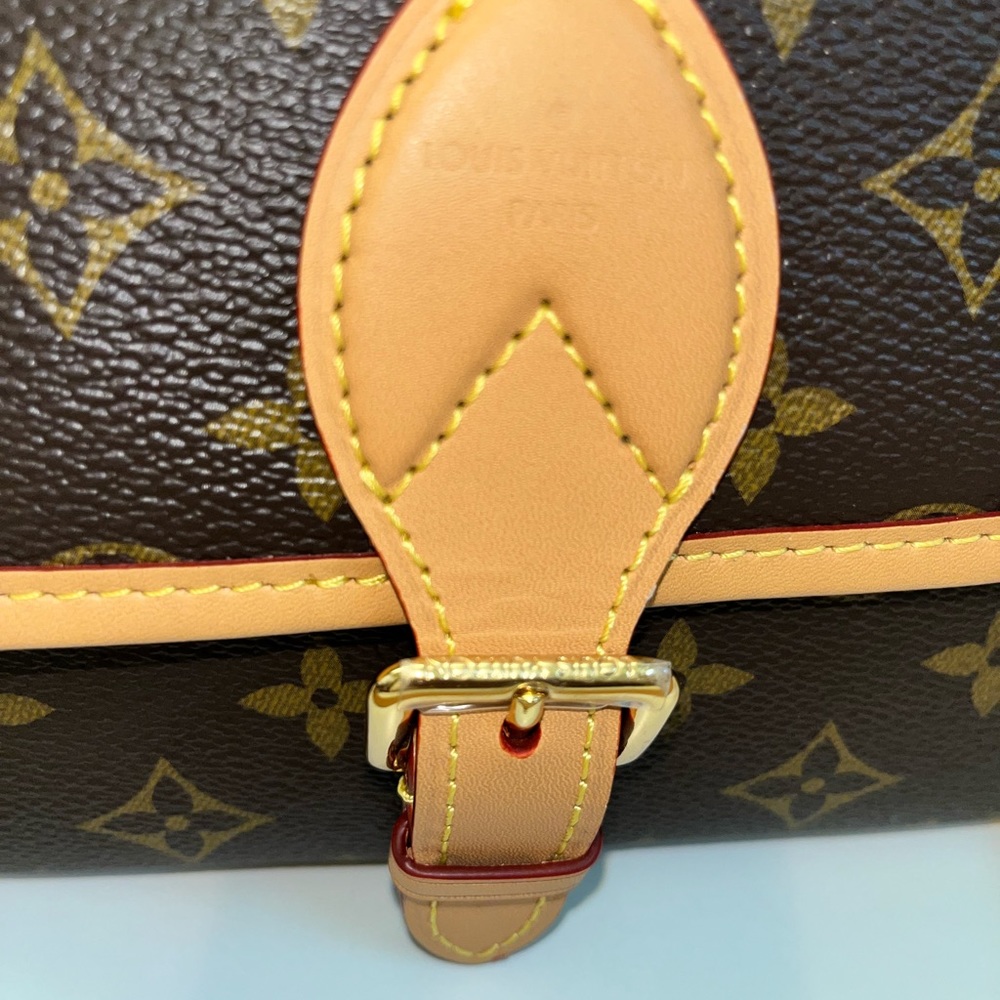 🔥Authentic Louis Vuitton Diane 🔥 - Picture 8 of 8